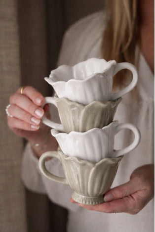 Blomstra mugg, vit, andrahandssoretring