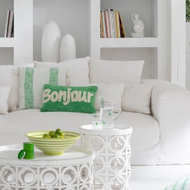 Kudde, grön med text Bonjour