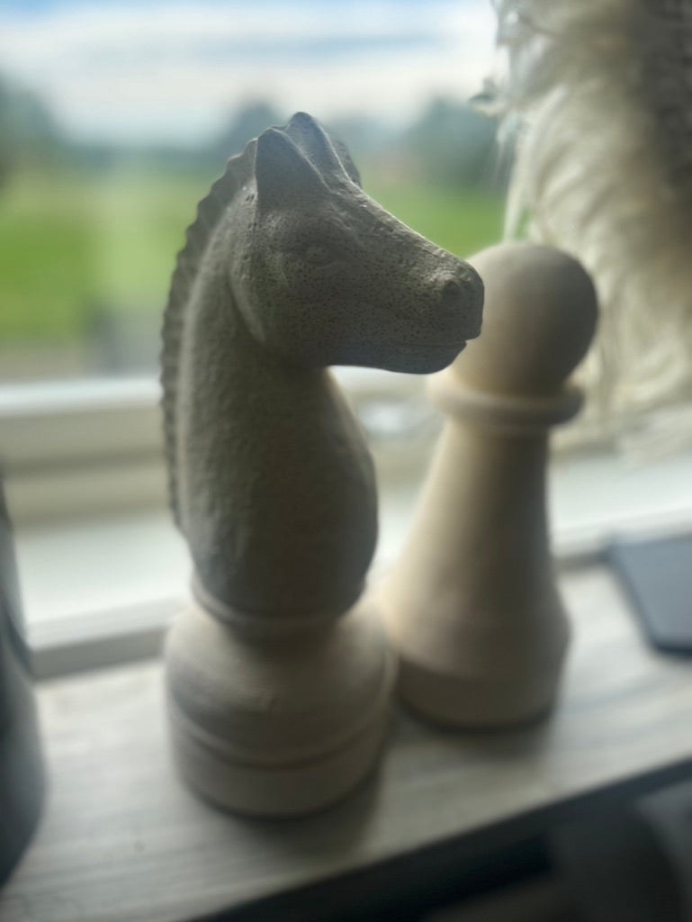 Schackpjäs Springaren i Polyresin