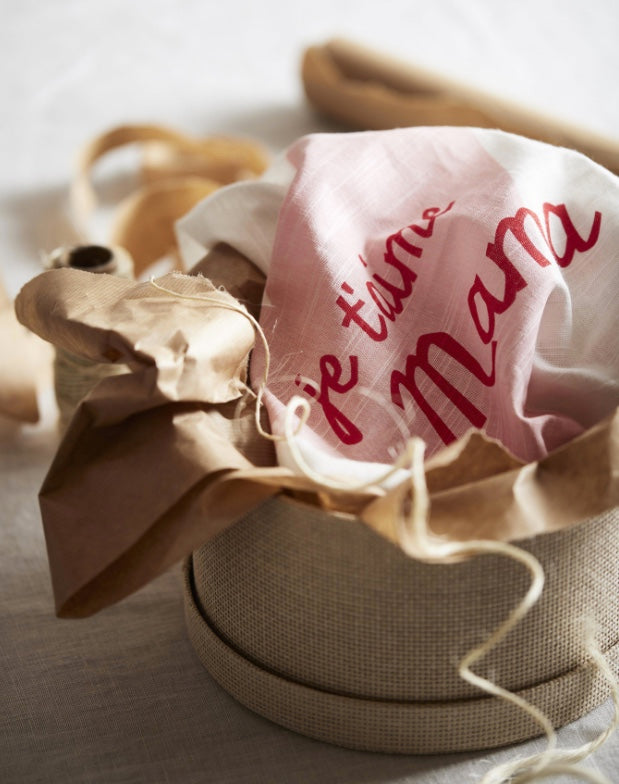 Kökshandduk till mor med texten "je t'aime mama"
