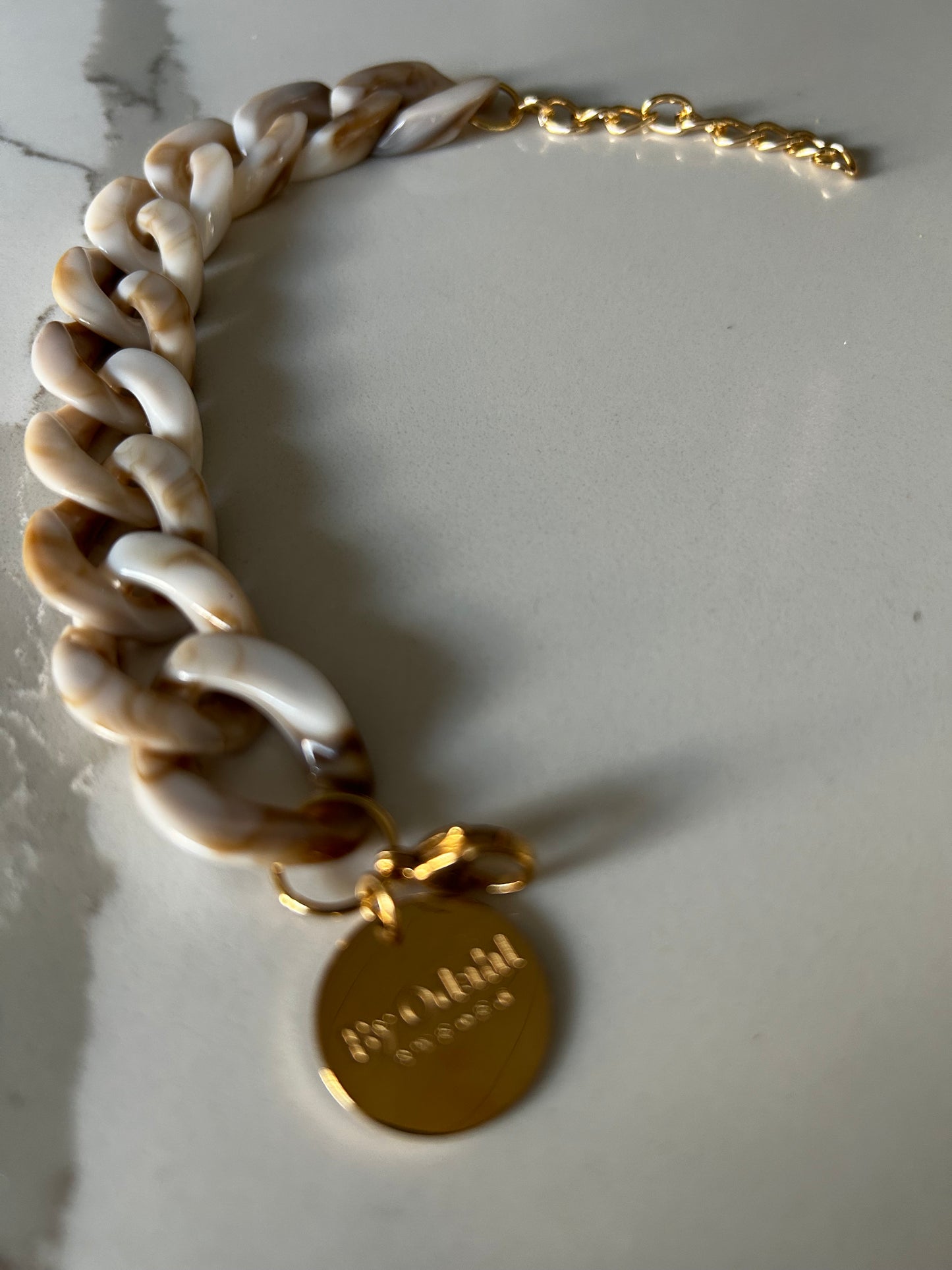 Armband kedja beige/marmor