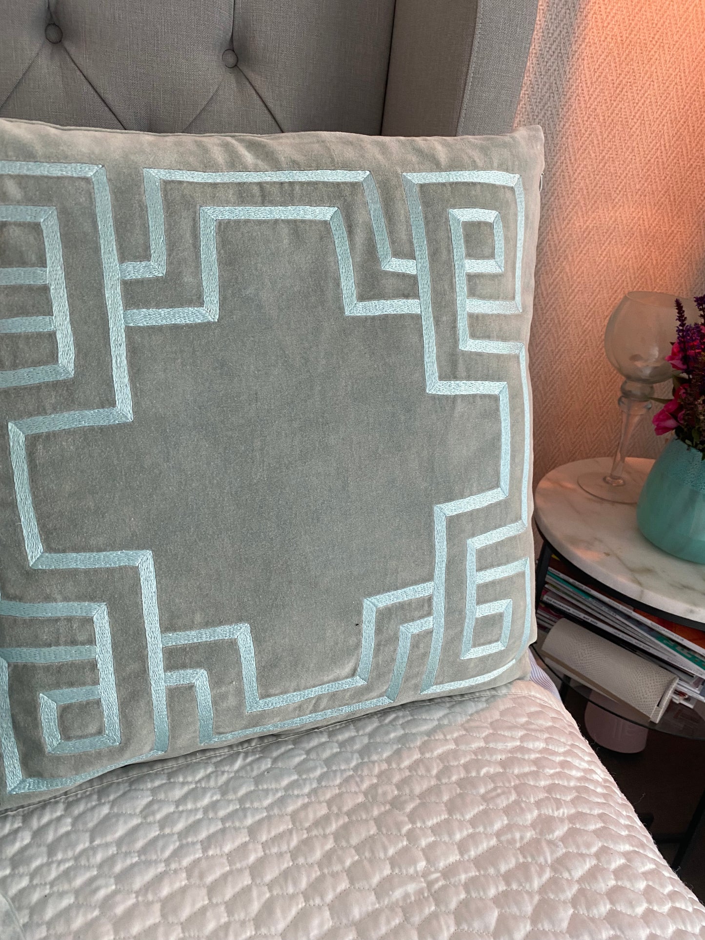 Sammetskudde i Art deco design