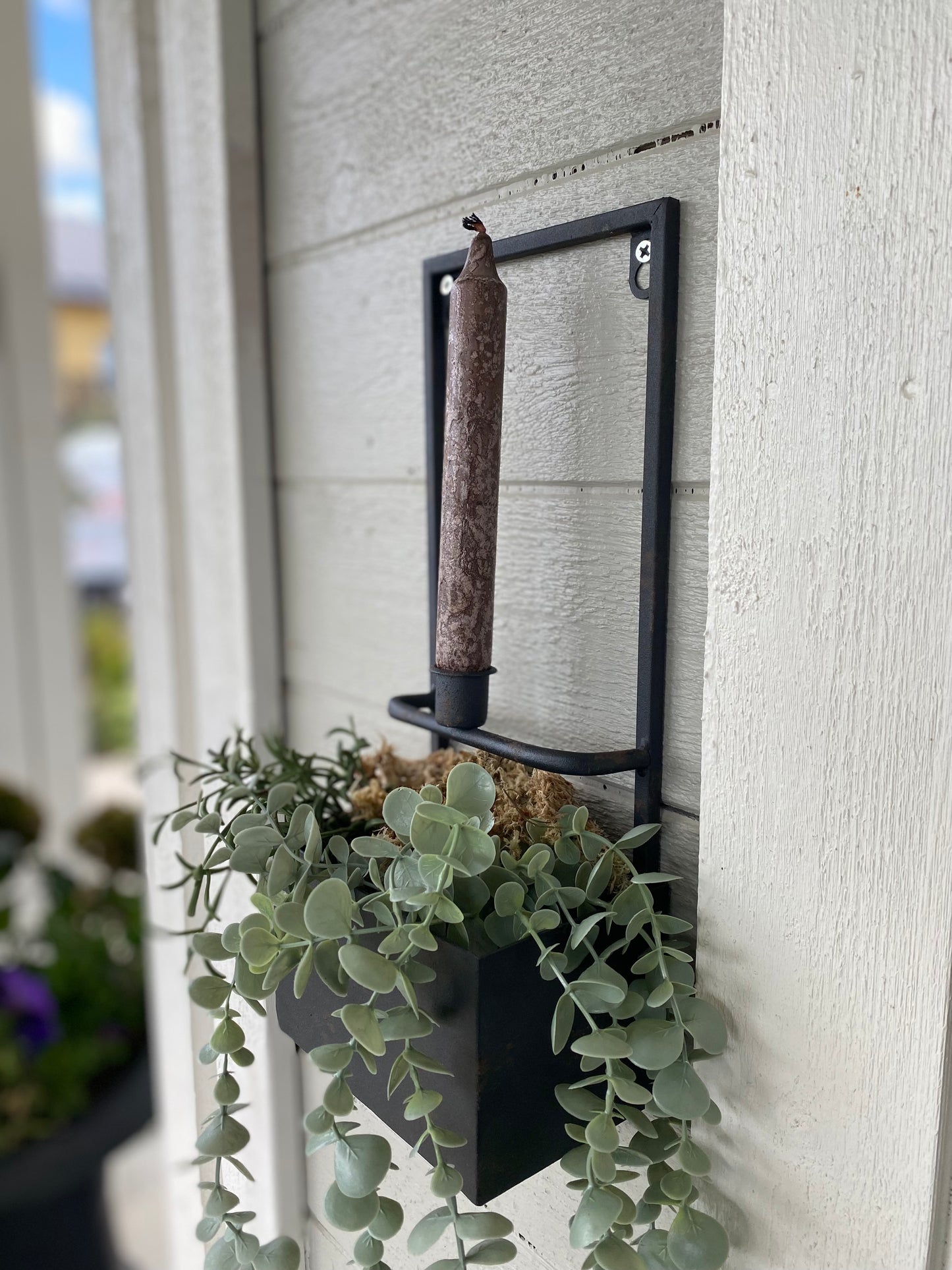 Väggljusstake med planteringslåda