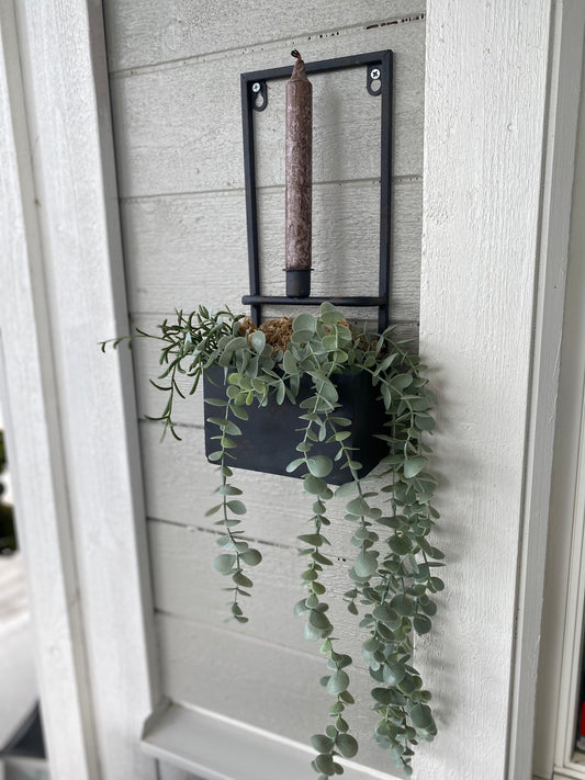 Väggljusstake med planteringslåda