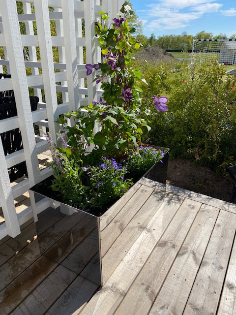 Blomlåda i rostfri plåt