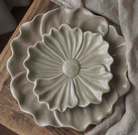 Blomstra assiett i beige-grå andrahandssortering