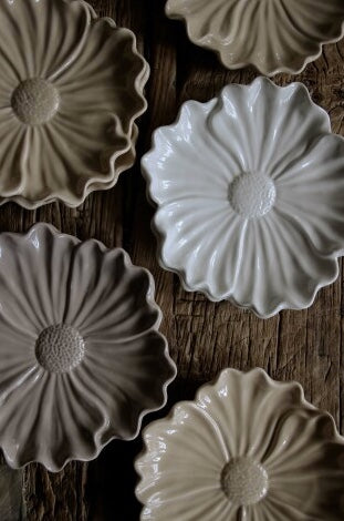 Blomstra assiett vit, andrahandssoretring