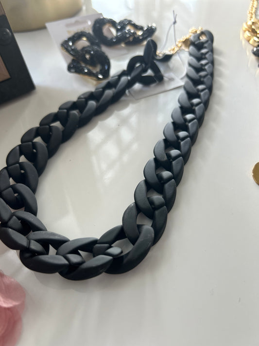 Halsband kedja svart