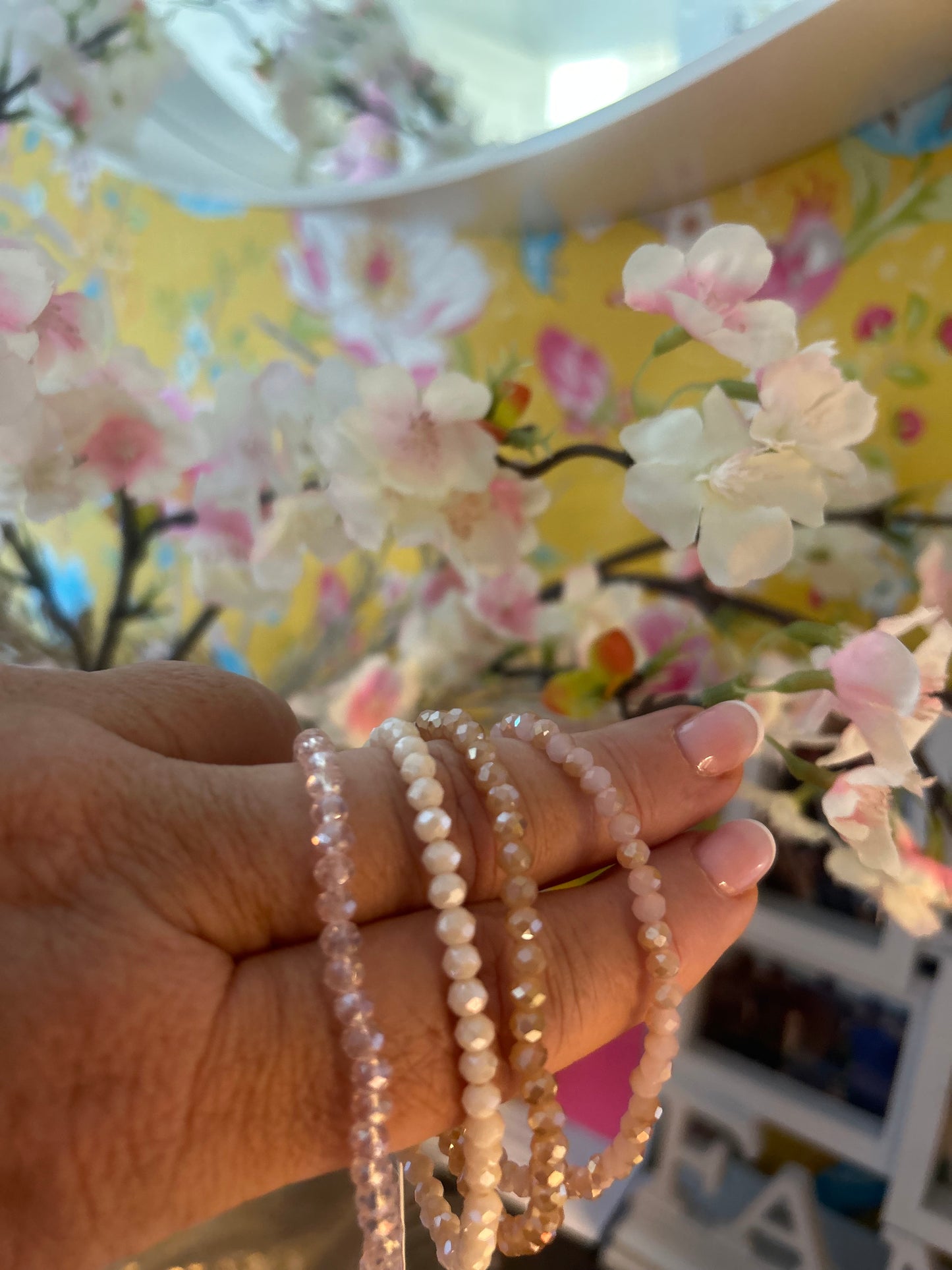 Armband i ljusrosa toner, stretch